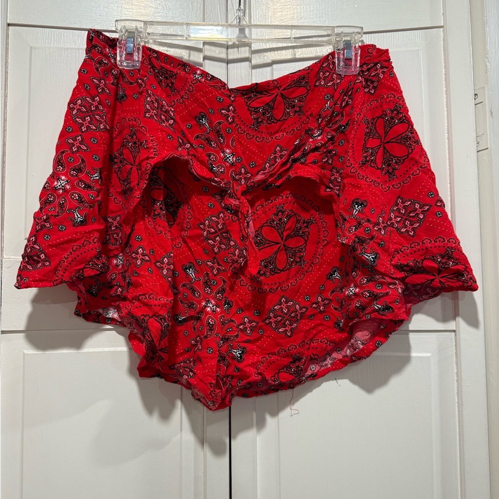 VENUS bandana shorts size large NWOT